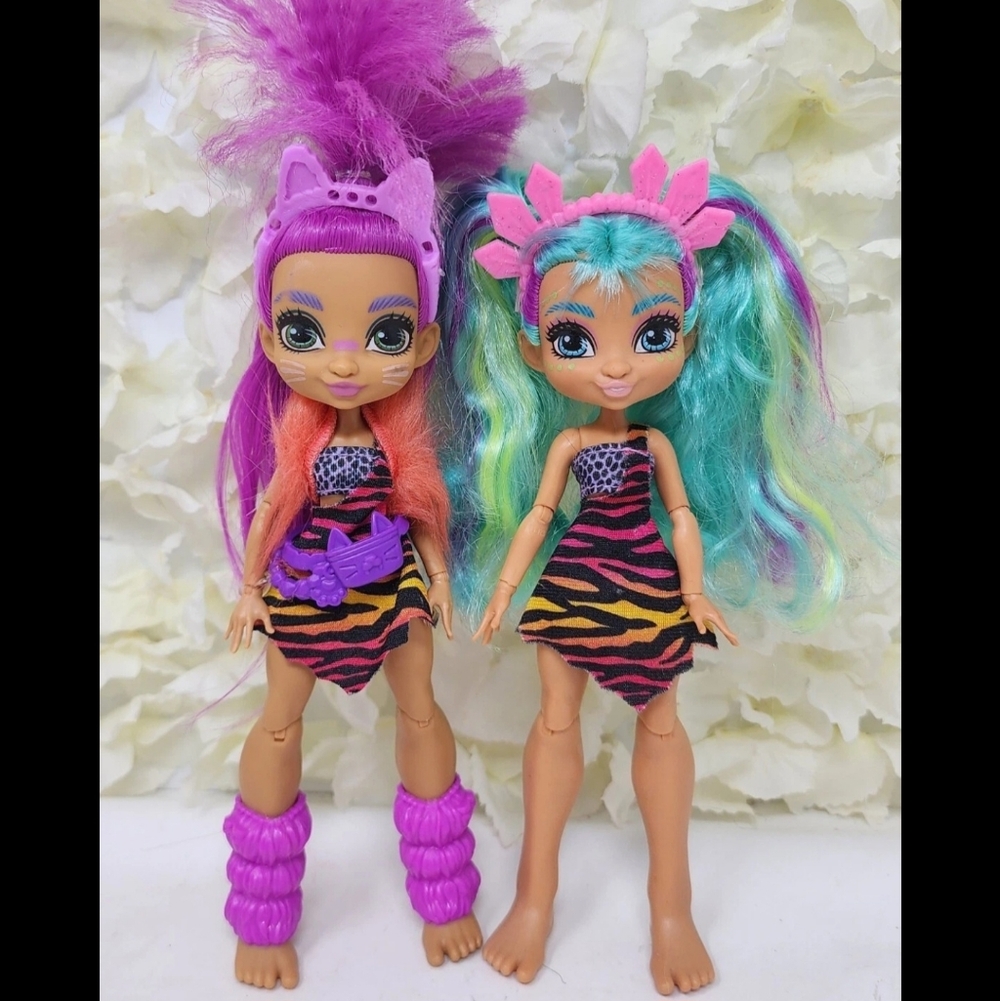 Mattel Cave Club Roaralai & Rockelle Colorful Hair Prehistoric Fashion Dolls set